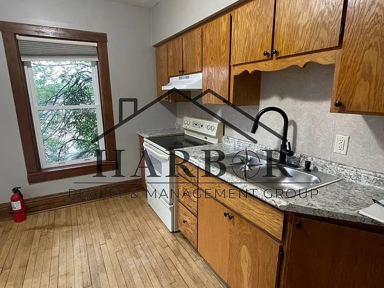 24 W Main St #8 — Photo 7