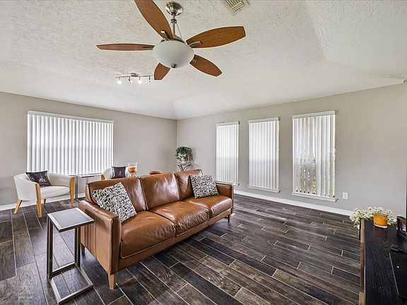 4th image of 4807 Roserock Ln