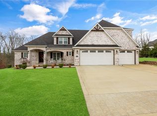 1442 Le Chesnay Dr, Centerton, AR 72719