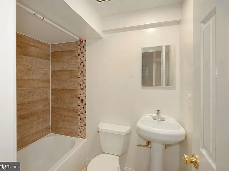 212 Orange St SE #2 — Photo 8