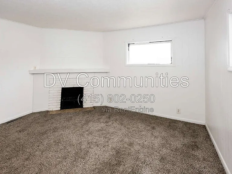 54 E 220th St — Photo 3