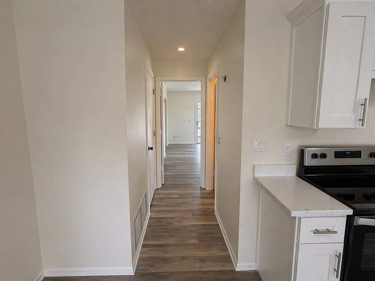 1 bed, 800 sqft, $1,450 — Photo 3