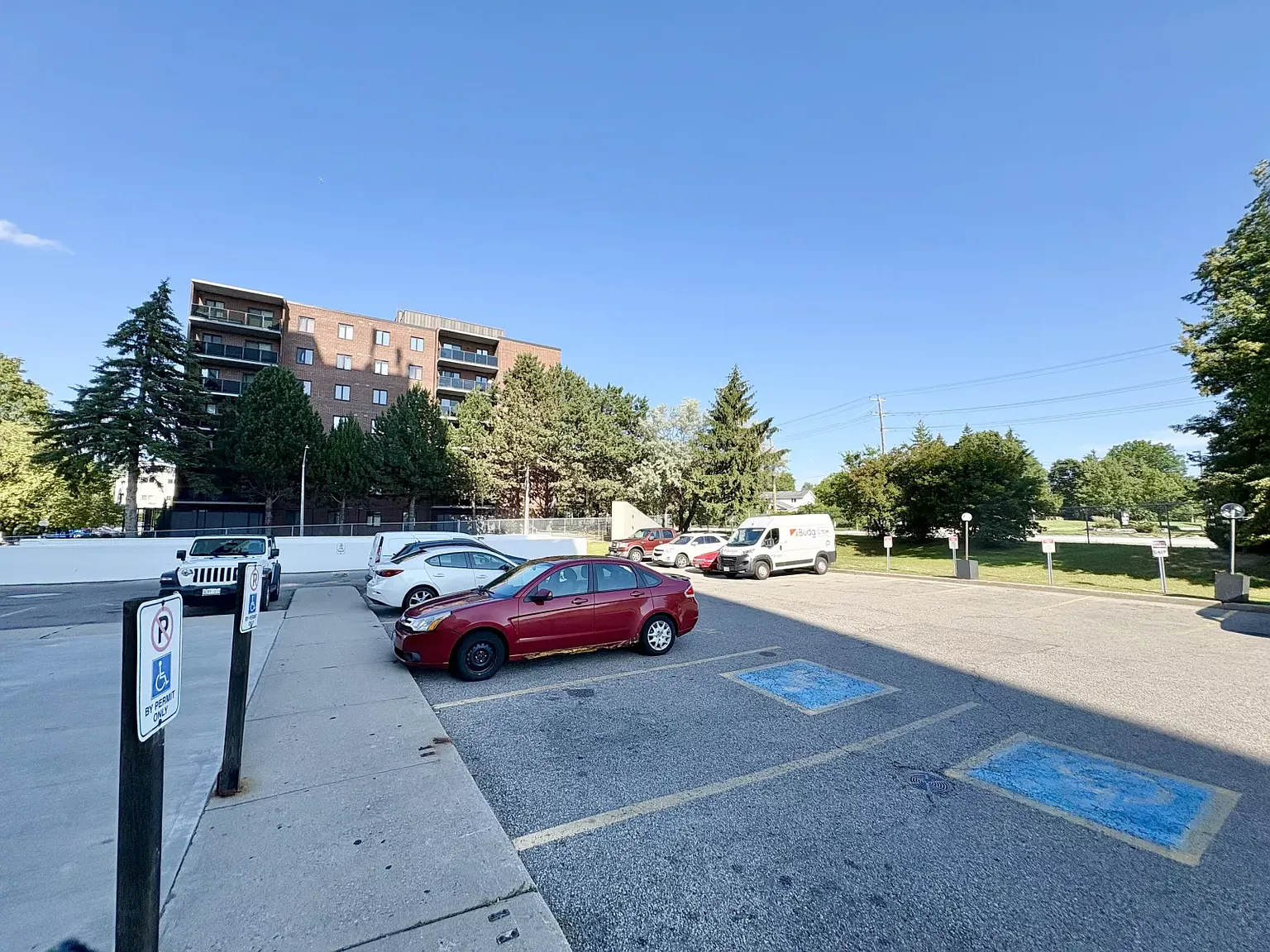 2 bed, 903 sqft, $1,710 — Photo 2