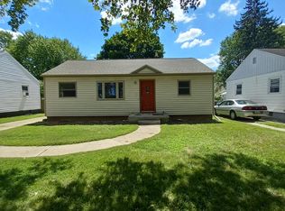 912 California St NW, Grand Rapids, MI 49504