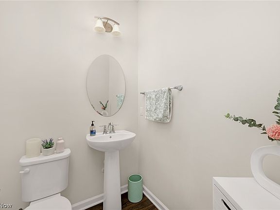 4th image of 1422 Chateau Pl