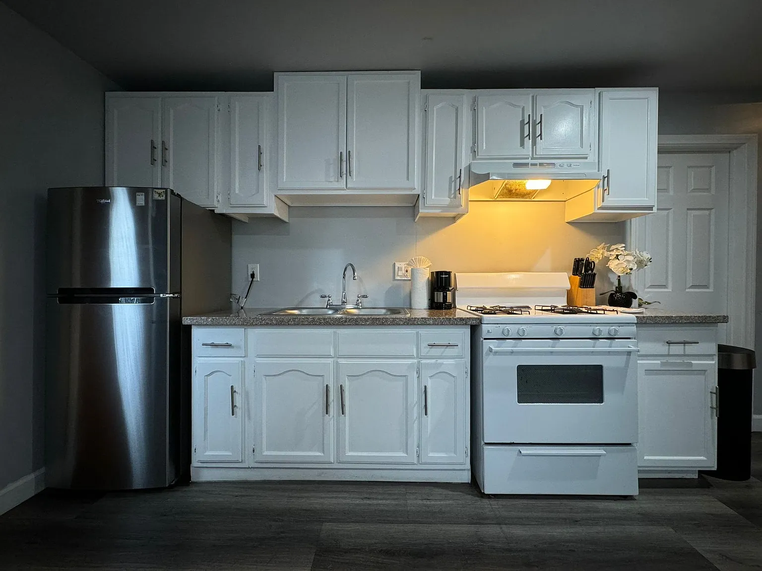 3 bed, 1.5 bath, 1200 sqft, $2,950 — Photo 4