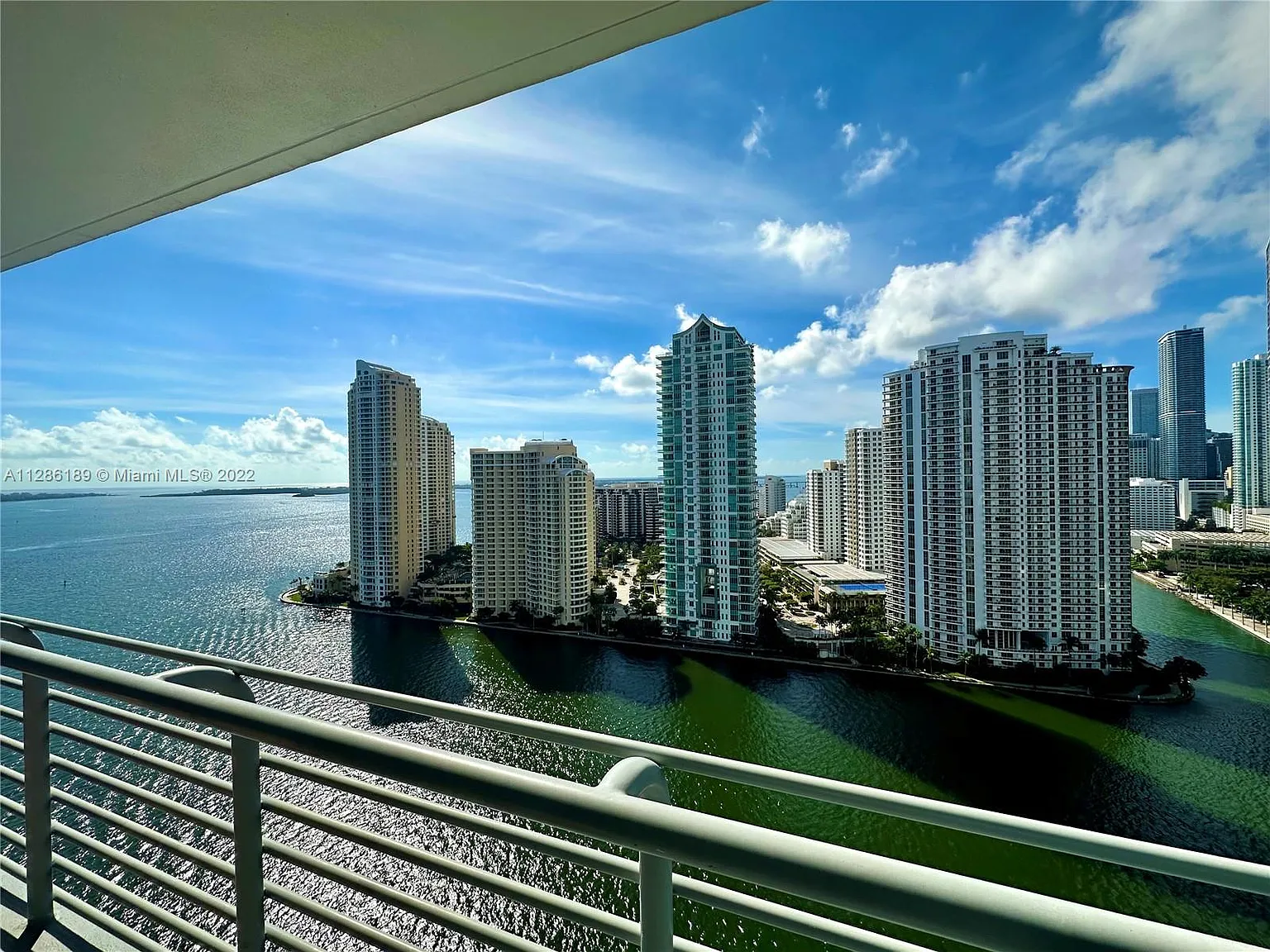 1 bed, 868 sqft, $2,900 — Photo 3