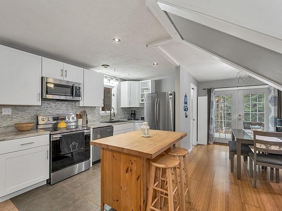 3rd image of 76 Cox Road