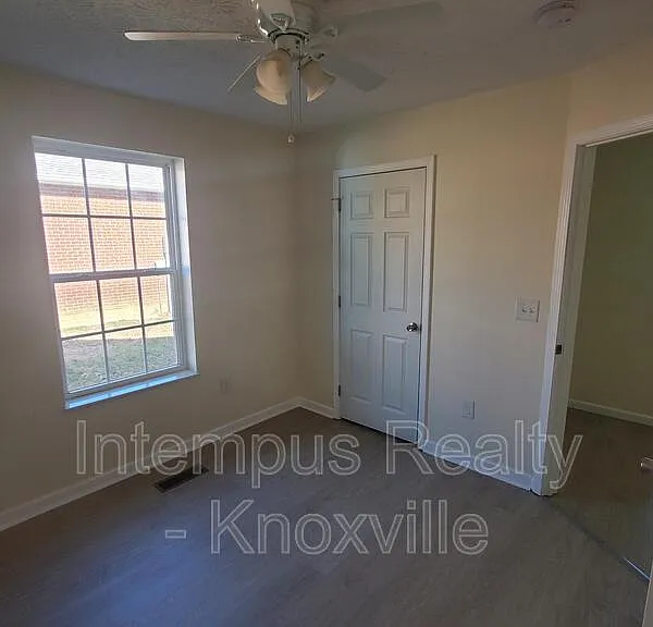 306 Joshua Landing Ct — Photo 22