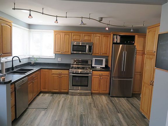 2nd image of 1122 E Grant Dr