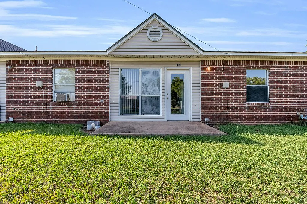 1 bed, 700 sqft, $725 — Photo 1