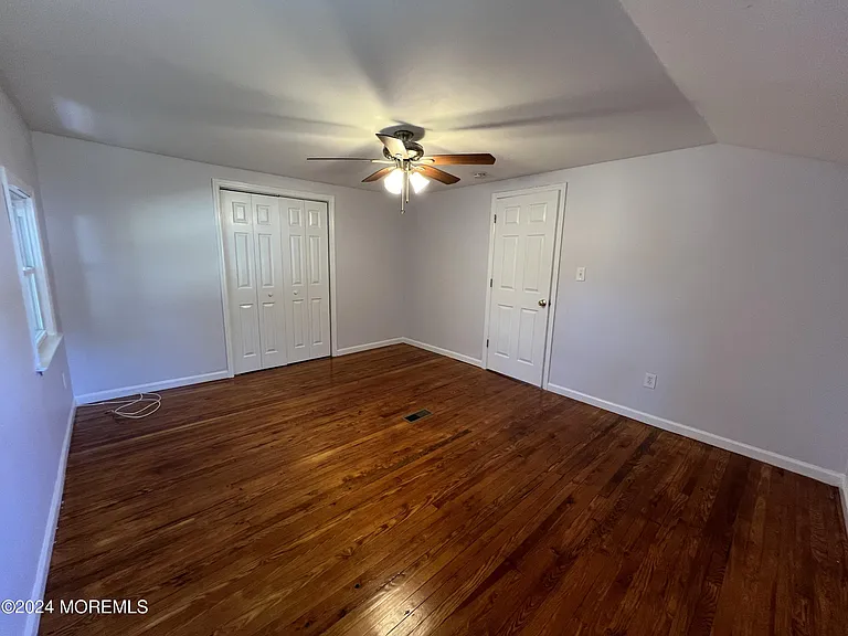 99 McLean St — Photo 22