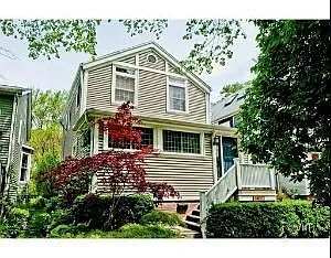 1405 Leonard Pl photo 1