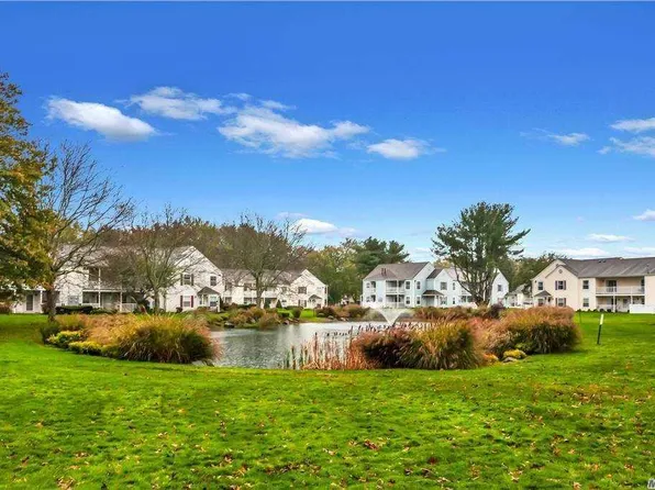 44 Fairview Cir, Middle Island, NY 11953