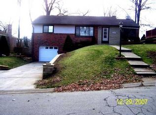 3242 Mayflower Dr, Pittsburgh, PA 15227