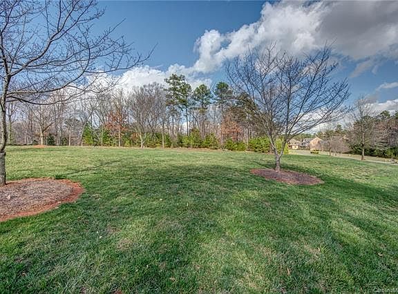 2nd image of 3240 Ashwood Park Dr