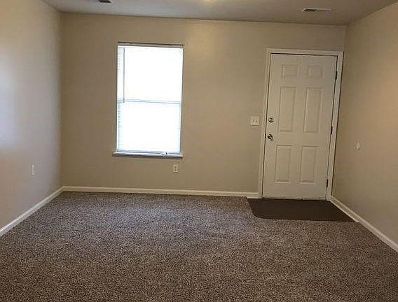 5th image of 562 Wichita Dr