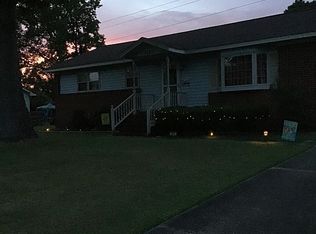 203 Puller Dr, Jacksonville, NC 28540