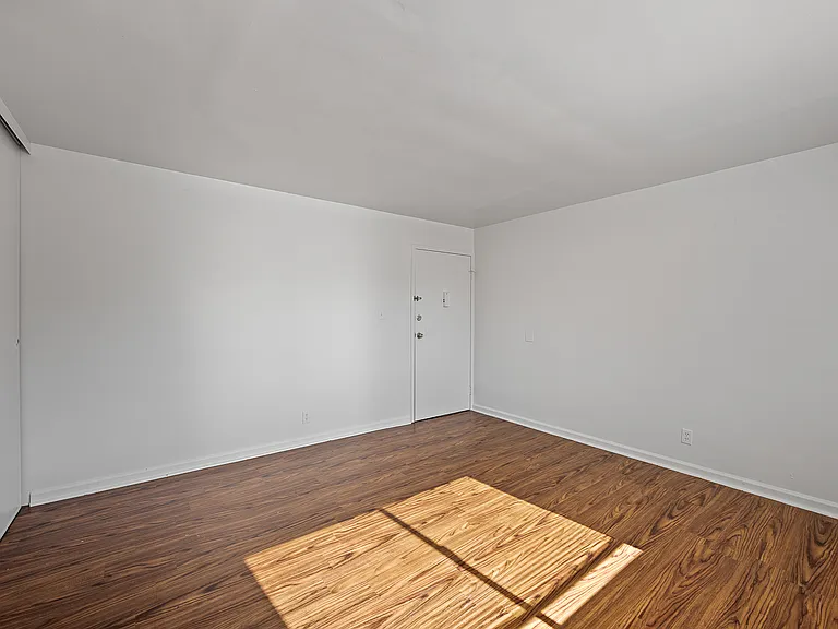 1522 Cedar Ave #2 — Photo 4