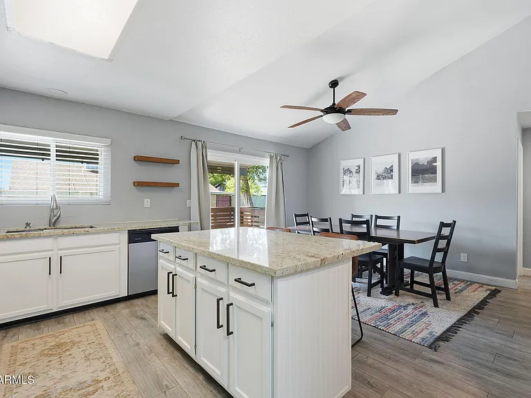 1735 E Stephens Dr — Photo 10