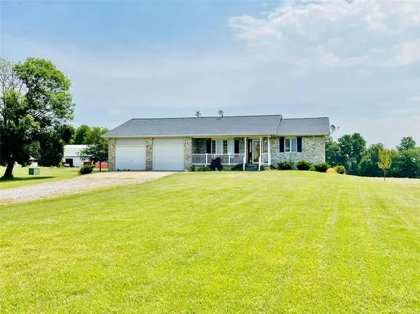 9211 N Humbert Rd, Brighton, IL 62012