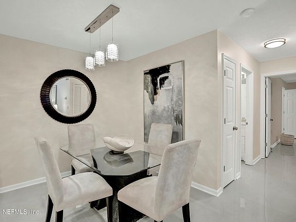 4th image of 13715 Richmond Park Dr N Unit 1103