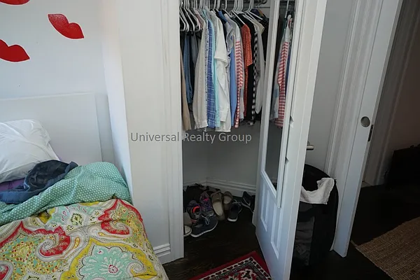 Rented by Universal Realty Group | media 39