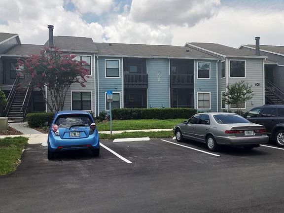 3rd image of 3700 Idlebrook Cir