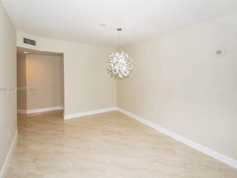 511 SE 5th Ave — Photo 7