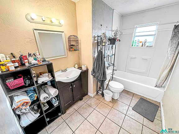 4th image of 2111 N Acoma Dr