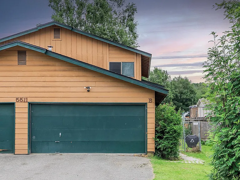 5511 Windflower Cir #B — Photo 3