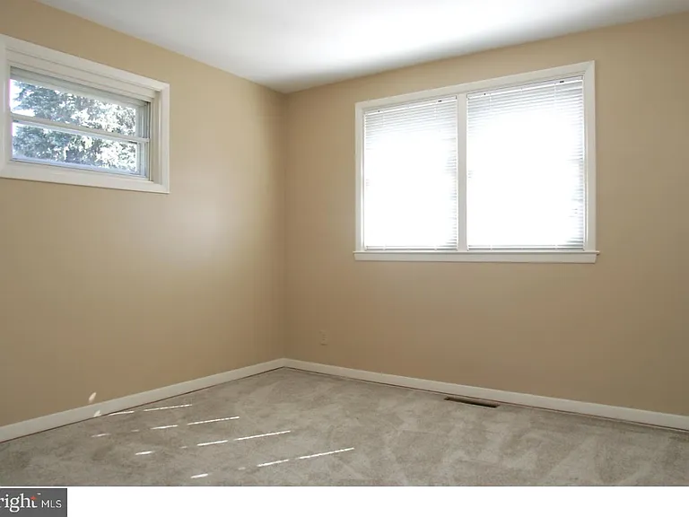 17 Wayne Dr — Photo 18