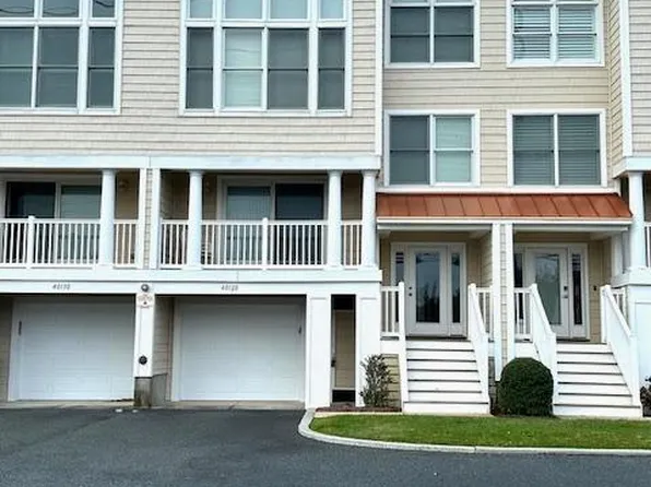 40128 Salt Meadow Dr #D2, Fenwick Island, DE 19944