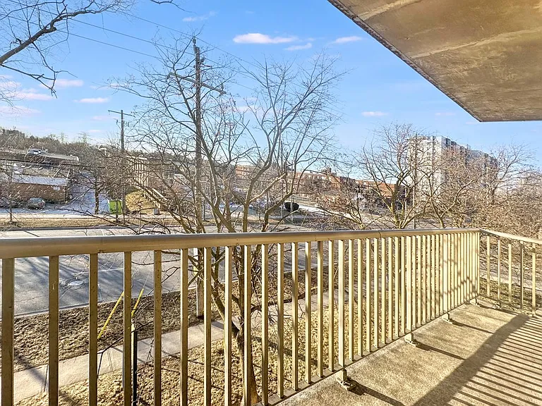 709 Kennedy Rd — Photo 13
