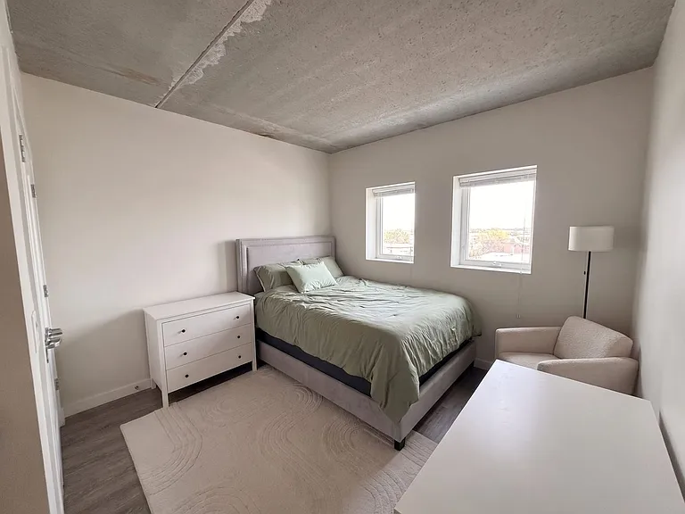Gorgeous Historical Apartments Near Beach in East Rogers Park — Photo 111