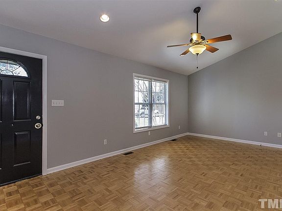 3rd image of 108 Terrywood Ct