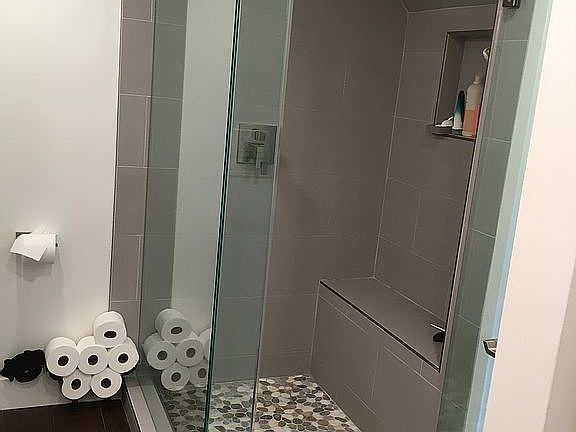 Modern master bathroom 