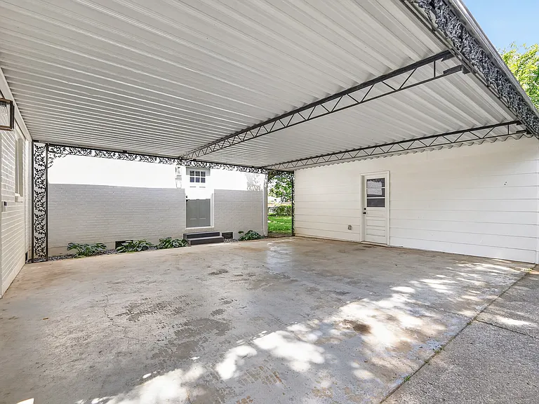 544 Watsonwood Dr — Photo 37