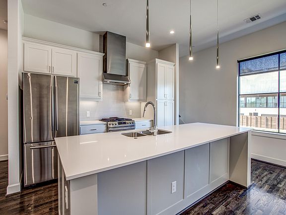 4th image of 2202 Moser Ave #104