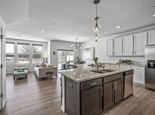 762 Stonegate Rd, Chanhassen, MN 55317