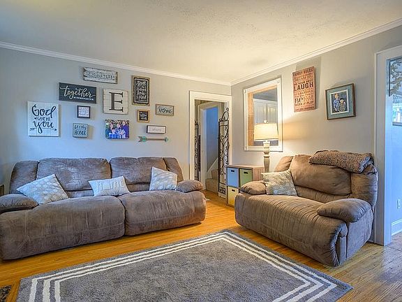 2nd image of 1926 Freeman Ave