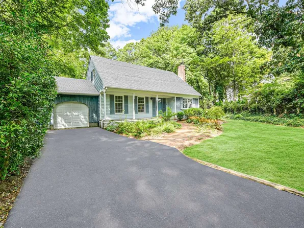 11 Glenwood Rd, Rocky Point, NY 11778