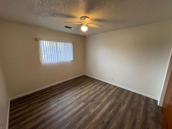3rd image of 690 W North Way