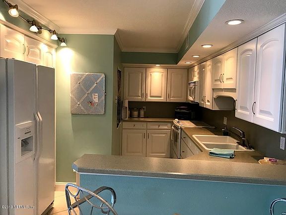 2nd image of 1601 Ocean Dr #508