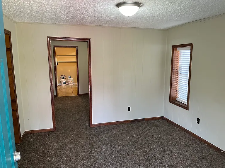 2300 Fosters Ferry Rd — Photo 4
