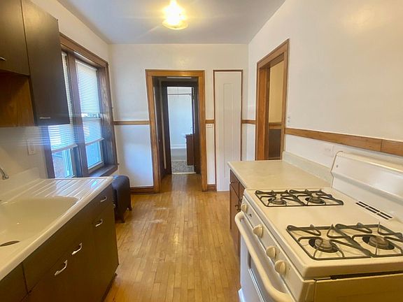 5th image of 5501 W Belmont Ave #2