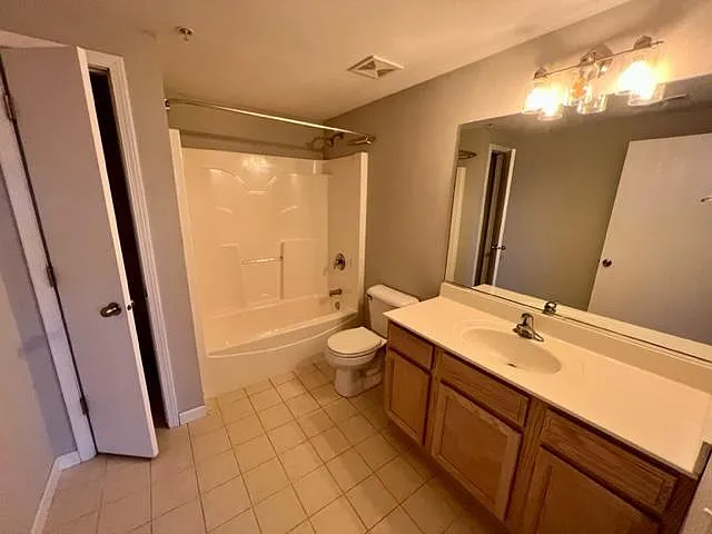 9810 Liberty Cir #1E — Photo 11