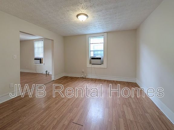 4th image of 1213 W Duval St