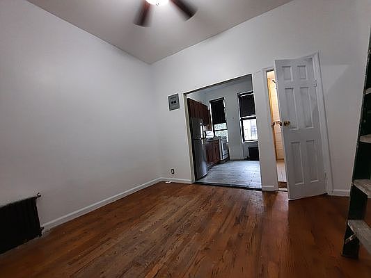 2nd image of 831 Halsey St #L2