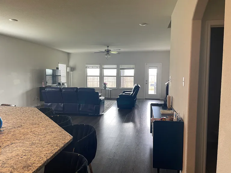 564 Declaration Way — Photo 2